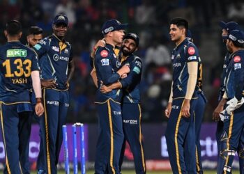 முதல் அணியாக Playoff?.. அனைத்து துறையிலும் மிரட்டும் GT!