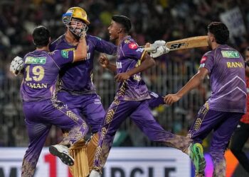 பஞ்சாப் கிங்ஸ்க்கு பேரிழப்பு: KKR பந்துவீச்சு பளீச்!