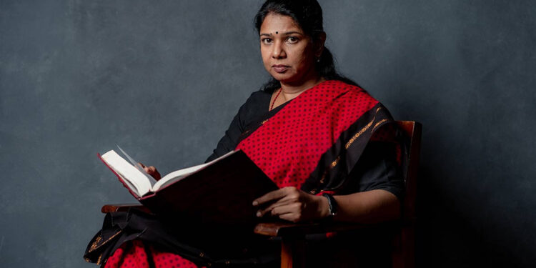 கனிமொழி திமுக இல்லையா..? இது புதுசா இருக்கு..?