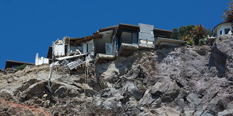 நியூசிலாந்தில் பயங்கர நிலநடுக்கம் : ரிக்டர் அளவில் 6.2 ஆக பதிவு