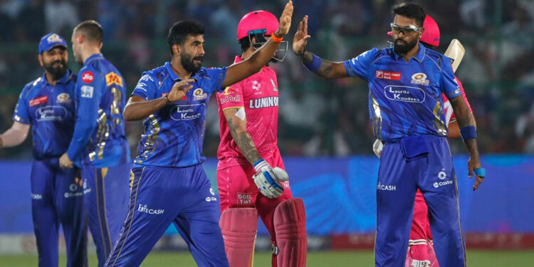 RR vs MI: ராஜஸ்தான் அணியை 100 ரன்கள் வித்தியாசத்தில் வீழ்த்திய மும்பை.. பிளே ஆஃப் நம்பிக்கையை துண்டித்தது!