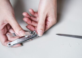 நகங்கள் வெட்ட கூடாத நாட்கள் – சாஸ்திரத்தில் கூறப்பட்ட முக்கியமான விதிகள்!