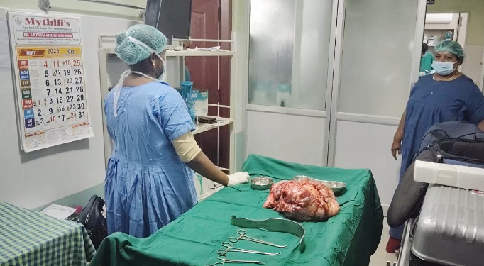 பெண்ணின் வயிற்றில் 6 கிலோ கட்டி