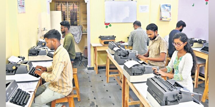 “இனி டைப்ரைட்டிங் தேர்வு கிடையாது” – 50,000 பயிற்சியாளர்கள் நிலை என்ன ?