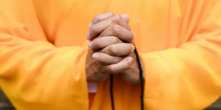 உதடுகூட அசையாமல் ஜபிக்கப்படும் மந்திரம் – அதிக சக்தி வாய்ந்ததா?