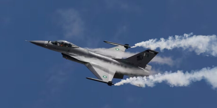 பாகிஸ்தானில் உள்ள விமானப்படை தளங்களை இந்தியா தாக்கியது