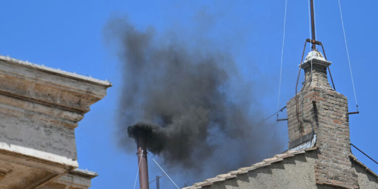 வாடிகன் முதல் வாக்கெடுப்பில் புதிய போப் யாரு..?