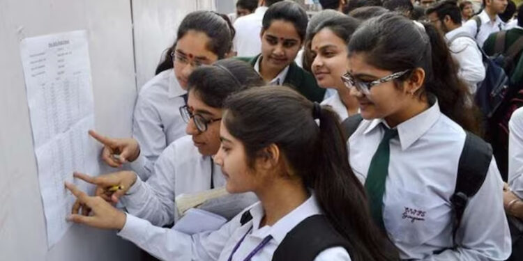 மார்க் குறைந்தால் ‘பெயில்’ : சி.பி.எஸ்.இ. பள்ளிகளில் அமல்