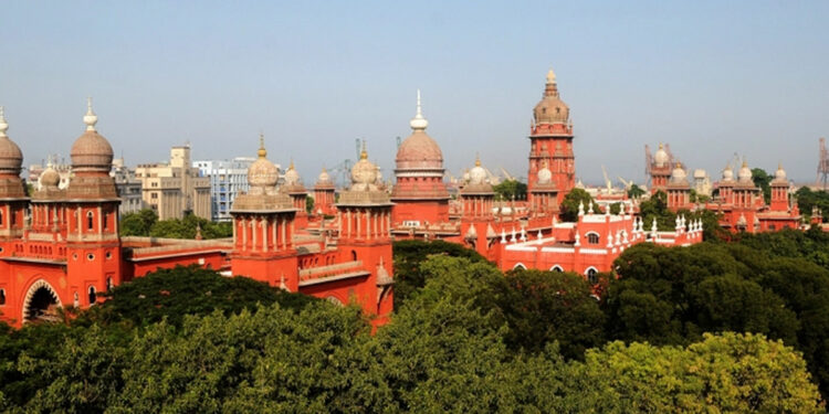 ஐகோர்ட் உத்தரவு புறக்கணிப்பு : தமிழக அரசுக்கு ரூ.50 லட்சம் அபராதம் விதிப்பு