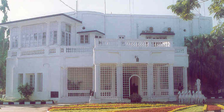 தெலுங்கானா கவர்னர் மாளிகையில் திருட்டு