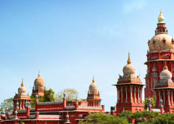 குற்றவாளிகள் மட்டும் வழுக்கி விழுவது எப்படி ? – நீதிமன்றம் எச்சரிக்கை !