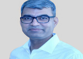 நீதிமன்ற அவமதிப்பு வழக்கு : ஐ.ஏ.எஸ். அதிகாரிக்கு சிறைத் தண்டனை