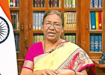 காலக்கெடு விதித்த உச்சநீதிமன்றம் : ஜனாதிபதி திரௌபதி முர்மு எழுப்பிய 14 முக்கிய கேள்விகள்!