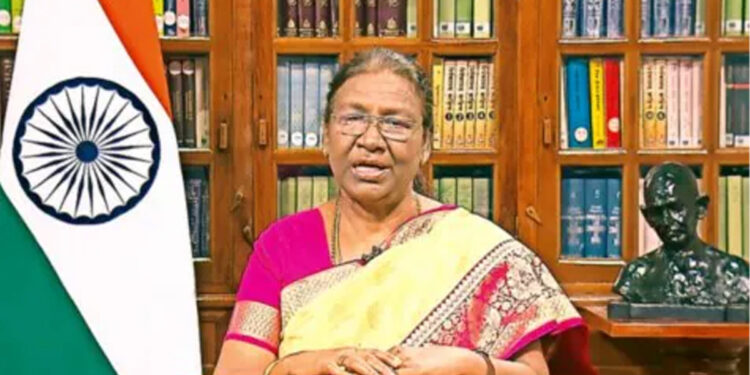 காலக்கெடு விதித்த உச்சநீதிமன்றம் : ஜனாதிபதி திரௌபதி முர்மு எழுப்பிய 14 முக்கிய கேள்விகள்!