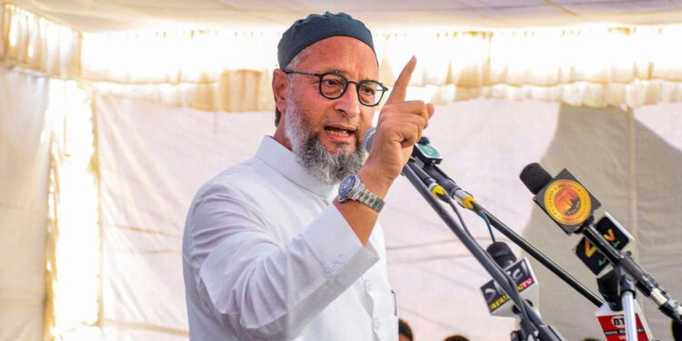 “ஒரிஜினலைக் காப்பி அடிக்கும் திறமைகூட பாகிஸ்தானிடம் இல்லை” – பாகிஸ்தானை விமர்சித்த ஒவைசி