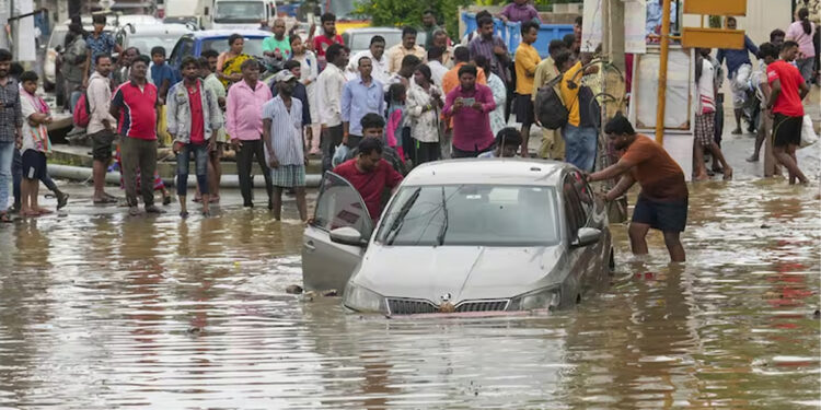 கர்நாடகாவில் கனமழை அச்சுறுத்தல் : 7 மாவட்டங்களுக்கு ரெட் அலர்ட்