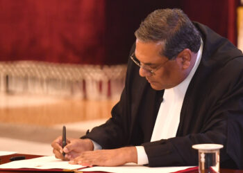 உச்ச நீதிமன்ற தலைமை நீதிபதி சஞ்சீவ் கன்னா ஓய்வு – வழங்கிய முக்கிய தீர்ப்புகள்.