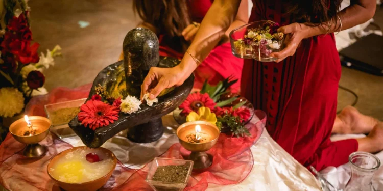 சிவலிங்கத்தை வீட்டில் வைத்து வழிபடலாமா?