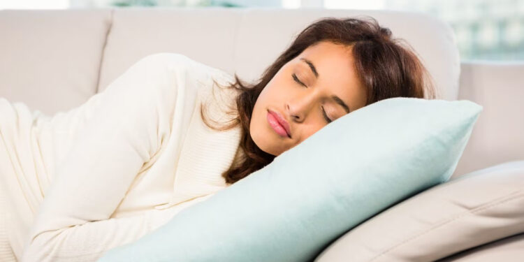 மதியம் சாப்பிட்ட உடனேயே தூக்கம் வருவது… ! நல்லதா, கெட்டதா ?