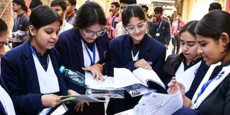 CBSE +2 பொதுத்தேர்வு முடிவுகள் வெளியானது – 88.39% தேர்ச்சி!