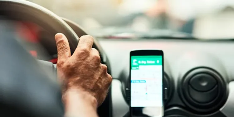 “மகாபிரபு நீங்க இங்கேயும் வந்துட்டீங்களா” – பெங்களூர் இளம்பெண் இன்ப அதிர்ச்சி..!