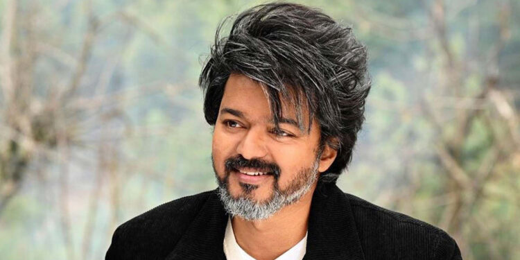 வீட்டில் விருந்து வைக்கும் நடிகர் விஜய்