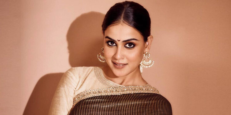 தென்னிந்திய திரைப்படங்களுக்கு நன்றிக்கடன் – நடிகை ஜெனிலியா பதிலடி !