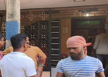 பரமக்குடியில் மூதாட்டியின் மர்ம மரணம் : நகைகள் மாயம் – வேலைக்கார பெண்ணிடம் போலீசார் விசாரணை