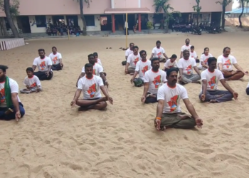 மயிலாடுதுறையில் உலக யோகா தினத்தை முன்னிட்டு பாஜகவினர் பல்வேறு யோகா பயிற்சி