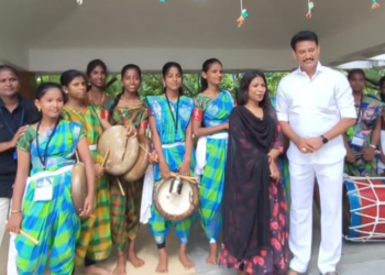 அரசு பள்ளி மாணவர்களை விரைவில் கல்வி சுற்றுலாவாக கீழடி போன்ற தொல்லியல் அகழாய்வு இடங்களுக்கு கூட்டி செல்வதற்கான அறிவிப்பு வெளியாகும்