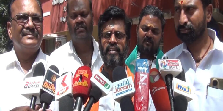 பள்ளி மாணவ மாணவிகளை ஆபாசமாக புகைப்படம் எடுத்து மிரட்டிய விவகாரத்தில் –  பாஜக சார்பில் உசிலம்பட்டியில் ஆர்ப்பாட்டம்