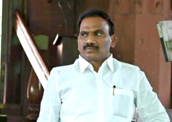 திமுக எம்.பி ராசாவை செருப்பால் அடித்த பாஜக..!