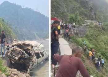 உத்தரகண்டில் சுற்றுலா வாகனம் ஆற்றில் கவிழ்ந்து ஒருவர் உயிரிழப்பு :