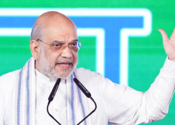 இந்தியாவை பிரிக்கவே மொழி அரசியல் செய்கின்றனர் – அமித் ஷா குற்றச்சாட்டு