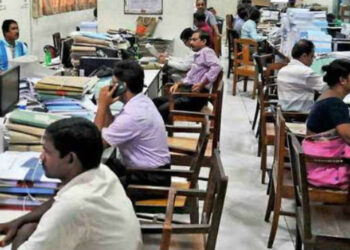 தமிழகத்தில் இன்று ஒரே நாளில் 8,144 பேர் பணி ஓய்வு