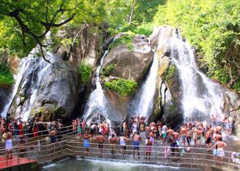 மீண்டும் குற்றாலத்தில் குதூகலம் தான்..!