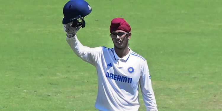 இங்கிலாந்தை வீழ்த்திய இந்திய U19 அணி – வெற்றியின் ஹீரோ டிரக் ஓட்டுநரின் மகன்!