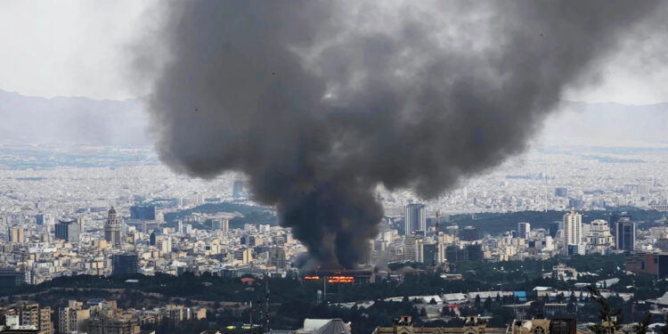 ஈரானில் அதிகரிக்கும் பதற்றம் : லெபனான் ஹிஸ்புல்லாவை தாக்கும் இஸ்ரேல் !