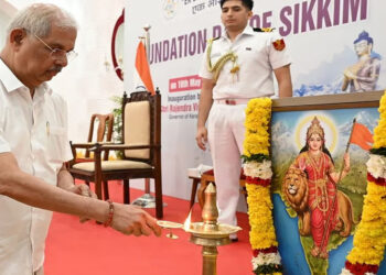 கேரளா | ஆளுநர் மாளிகையில் பாரத மாதா படம் சூழ்ந்த சர்ச்சை – அரசியல் கட்சிகளிடையே பதற்றம் !