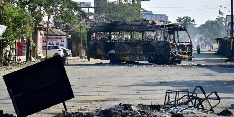 மணிப்பூரில் மீண்டும் கலவரம் தீவிரம் : தமிழர்கள் வசிக்கும் பகுதிகளில் பதற்றம்