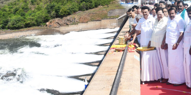 மேட்டூர் அணையில் பாசனத்துக்காக தண்ணீர் திறப்பு – விவசாயிகள் மகிழ்ச்சி