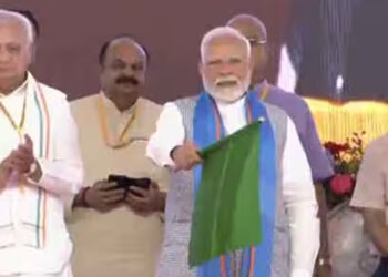 காங்கிரசும், ஆர்.ஜே.டி.,யும் சேர்ந்து பீஹாரை வறுமைமிக்க மாநிலமாக மாற்றின – பிரதமர் மோடி குற்றச்சாட்டு