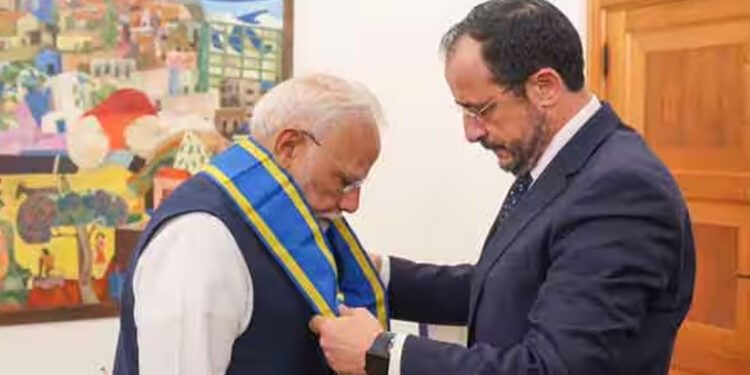 “இந்த விருதை 140 கோடி இந்தியர்களுக்கும் அர்ப்பணிக்கிறேன் ” – சைப்ரஸில் விருது பெற்ற பிரதமர் மோடி உரை