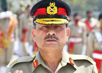 அமெரிக்காவில் பாக். ராணுவத் தளபதிக்கு எதிர்ப்பு – “நீ ஒரு கோழை !” என விமர்சித்த மக்கள் !