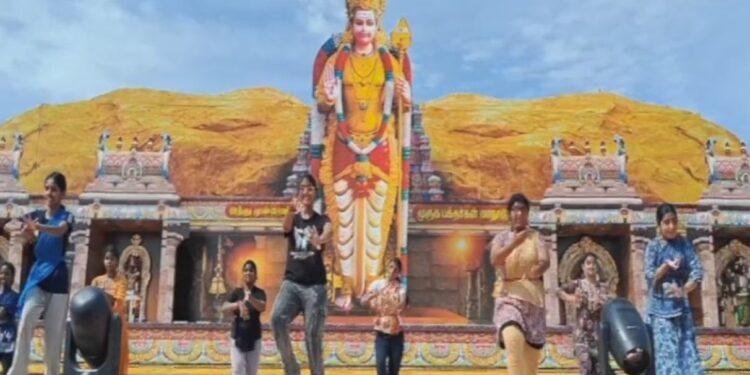 கோலாகலமாக தொடங்கியது முருக பக்தர்கள் மாநாடு!