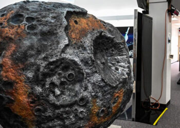 தங்கமும், பிளாட்டினமும் நிரம்பிய விண்கல் – Sketch போட்ட Nasa !