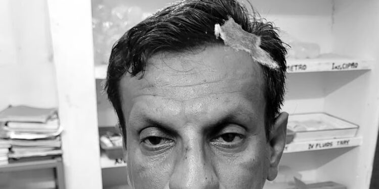 கிருஷ்ணகிரி : காவல் ஆய்வாளர் மீது கல்வீசி தாக்குதல் – மண்டையில் பலத்த காயம் ; 13 பேர் கைது