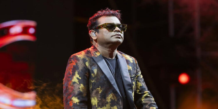 ஏ.ஆர். ரஹ்மான் இசை நிகழ்ச்சி : ரசிகர்களுக்கு ரூ.50,000 இழப்பீடு !