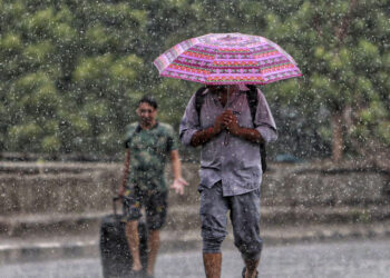 புதிய காற்றழுத்த தாழ்வுப்பகுதி உருவாகிறது : நான்கு மாவட்டங்களுக்கு கனமழை எச்சரிக்கை