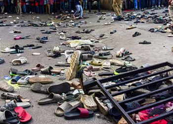 ரசிகர்கள் உயிரிழப்பு : கர்நாடக கிரிக்கெட் சங்கம் அதிரடி நடவடிக்கை – உயர் அதிகாரிகள் ராஜினாமா !